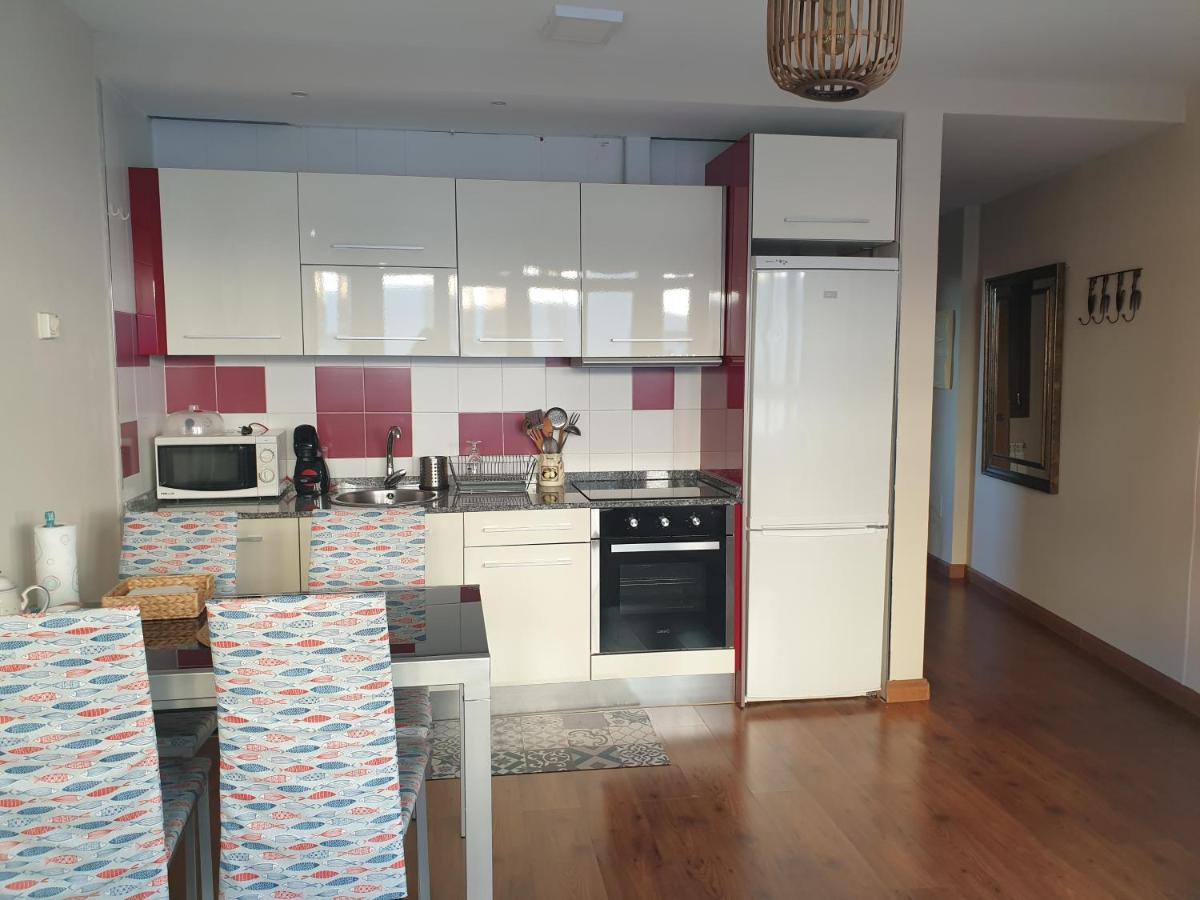 Apartamento Cine Colon 2 Ribadeo Luaran gambar