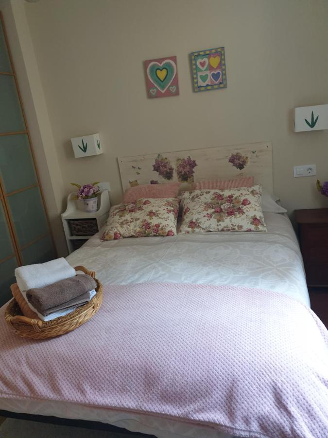 Apartamento Cine Colon 2 Ribadeo Luaran gambar