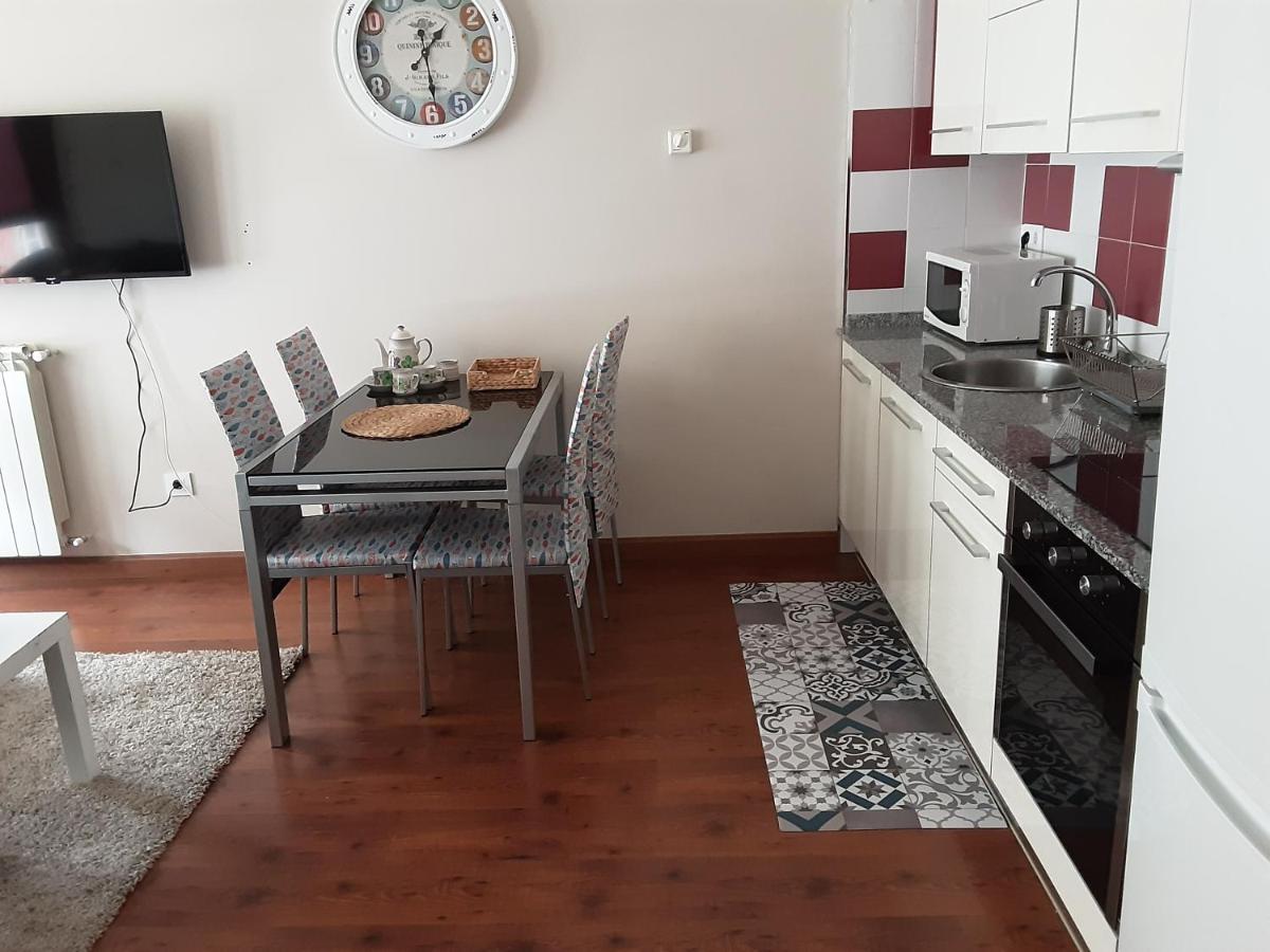 Apartamento Cine Colon 2 Ribadeo Luaran gambar