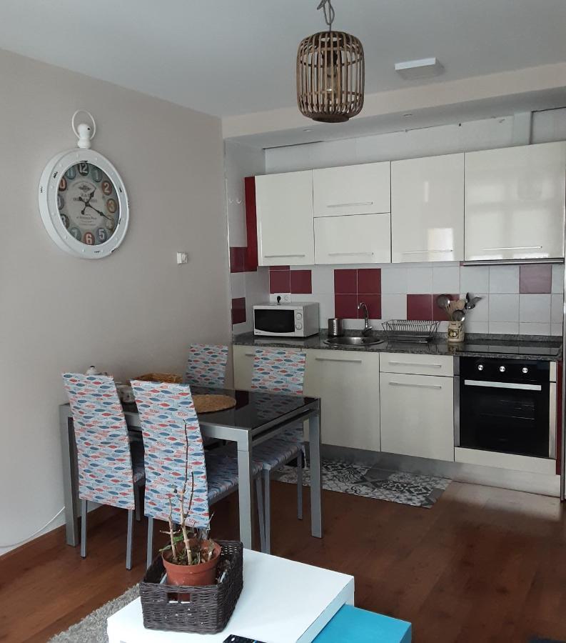 Apartamento Cine Colon 2 Ribadeo Luaran gambar