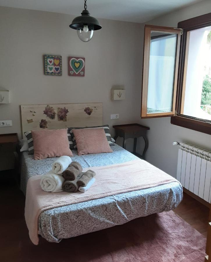 Apartamento Cine Colon 2 Ribadeo Luaran gambar