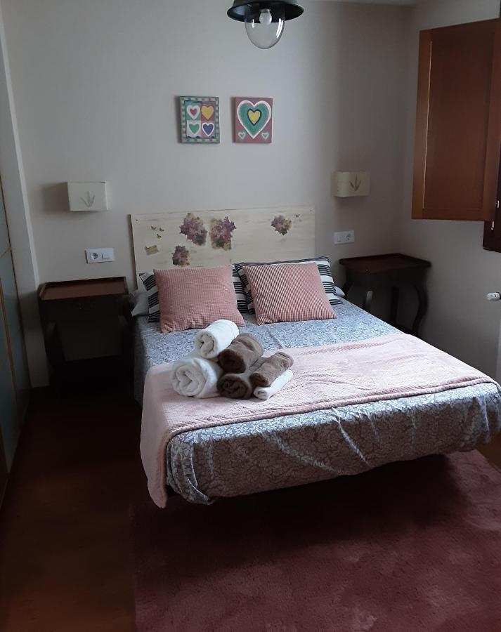 Apartamento Cine Colon 2 Ribadeo Luaran gambar