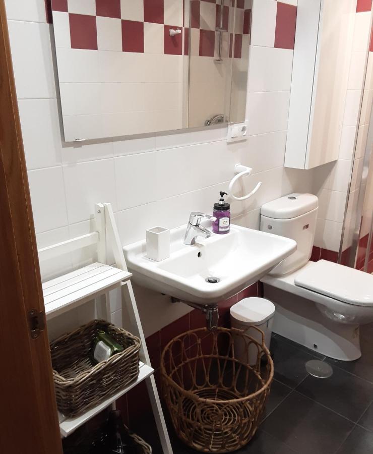 Apartamento Cine Colon 2 Ribadeo Luaran gambar