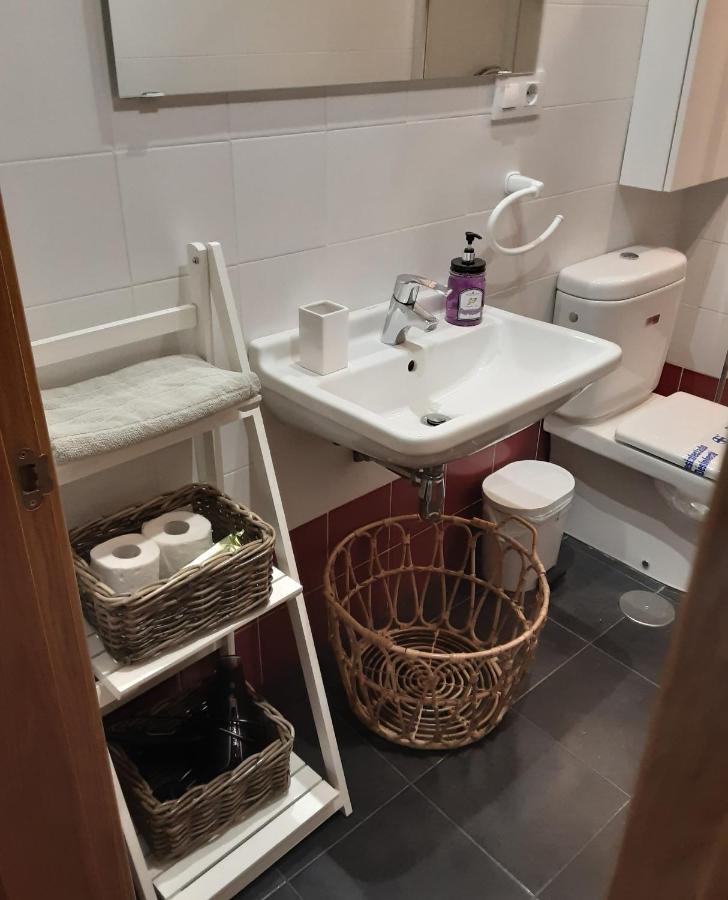 Apartamento Cine Colon 2 Ribadeo Luaran gambar